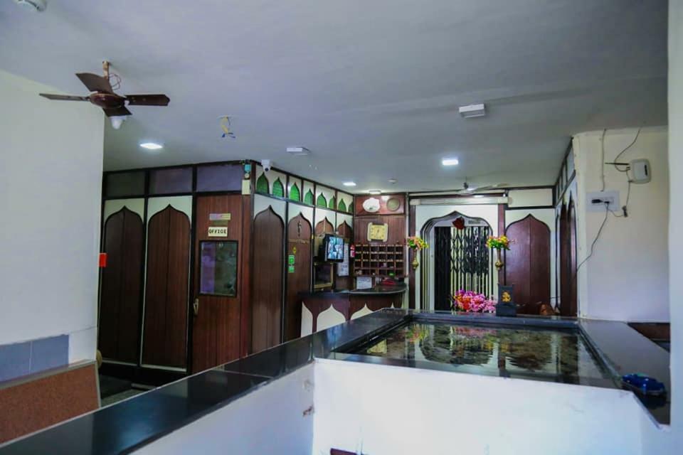 Hotel Happy Home Bombaim Exterior foto